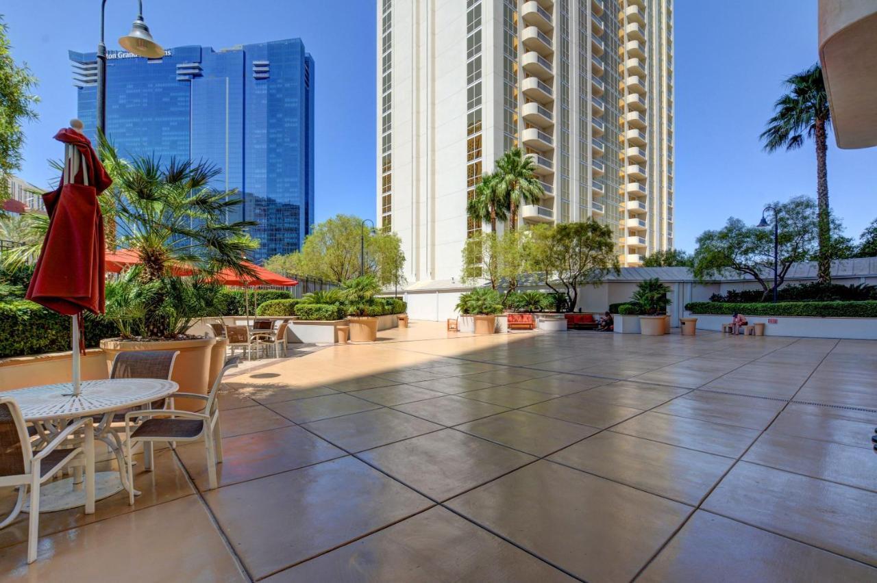 Mgm Signature-28-705 F1 Track & Strip View Balcony Las Vegas Exterior foto